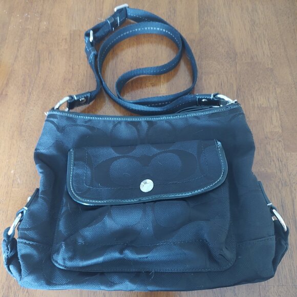 Classic Coach Black Shoulder Bag/Purse - Magenta inside - Picture 1 of 7